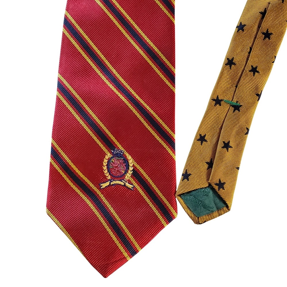 Tommy Hilfiger Mens Red Striped Crest Italian Silk Tie USA Made 48x3